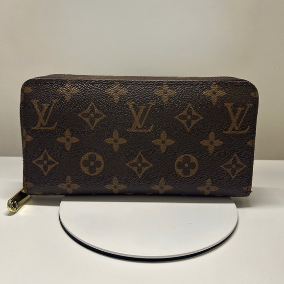 Louis Vuitton Handbags - Louis Vuitton Brown Monogram Zip Wallet
